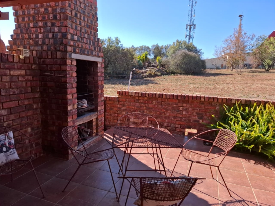2 Bedroom Property for Sale in Uitsig Free State